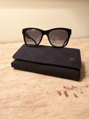 CHANEL Black Oversized Cat-Eye Sunglasses NWT full set